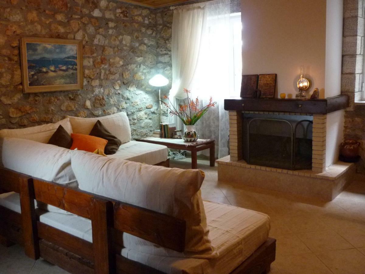 Big Blue Gytheio Traditional Stone Built Residence "Απέραντο Γαλάζιο" Πετρόκτιστη Κατοικία Exterior foto
